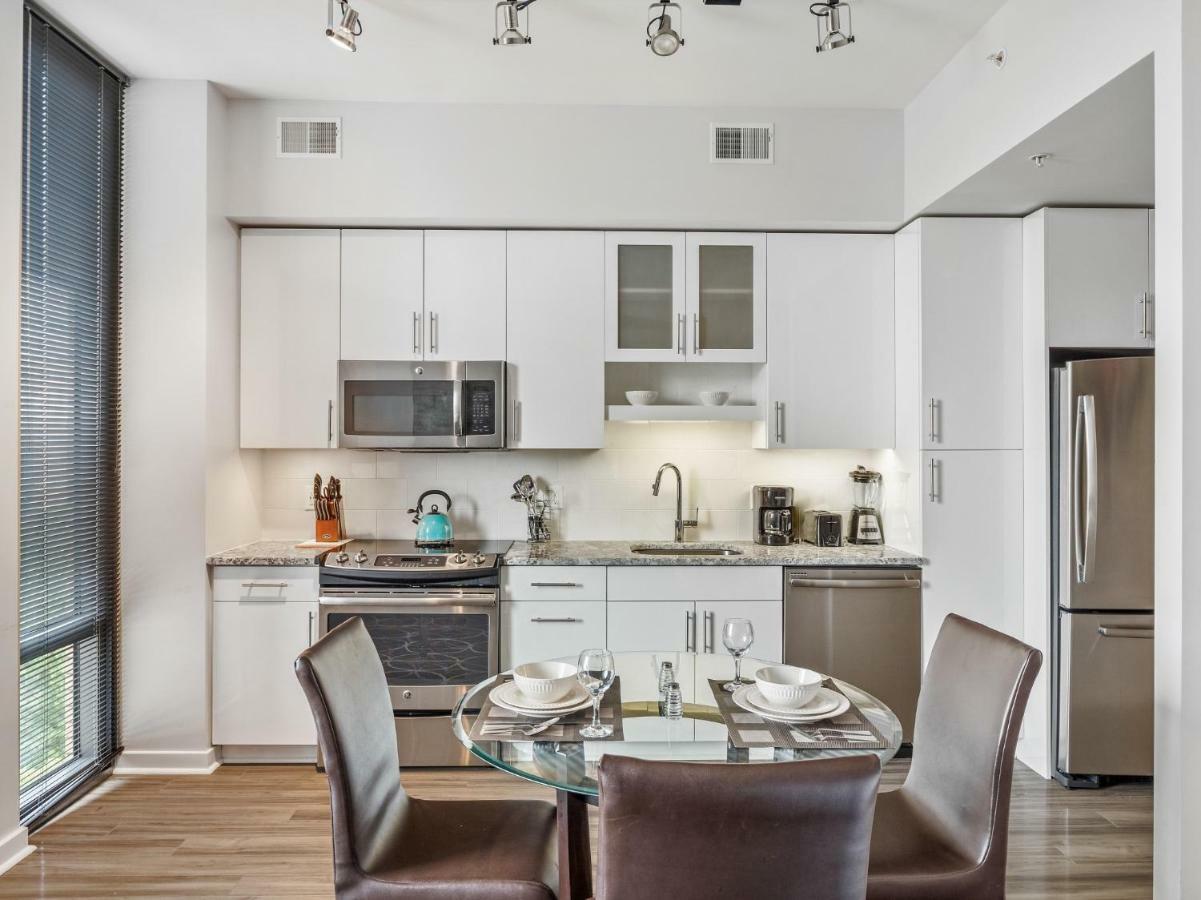 Global Luxury Suites In Downtown 贝塞斯达 客房 照片